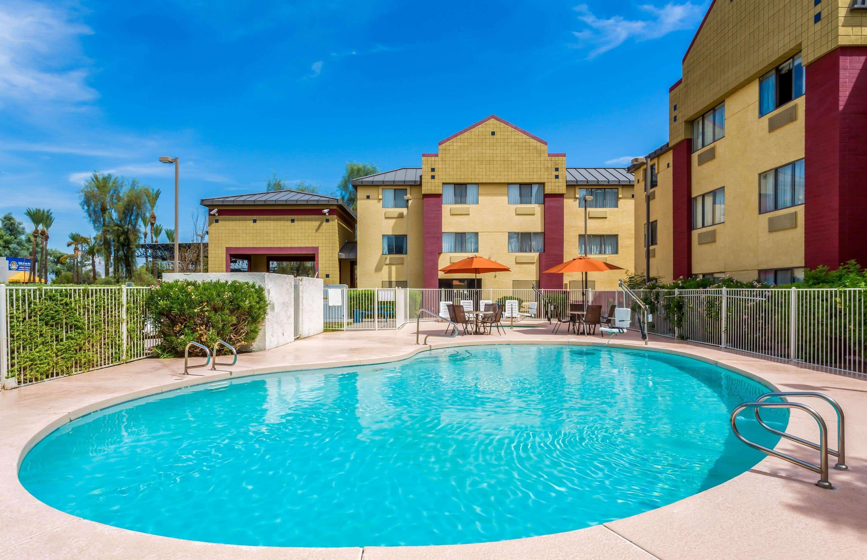 Super 8 By Wyndham Mesa Gilbert Exterior foto